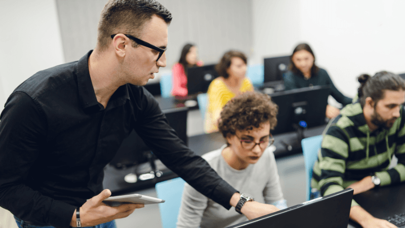 Les Compétences IT les Plus Recherchées par les Employeurs en 2025 : Ce que les Jeunes Diplômés Doivent Maîtriser